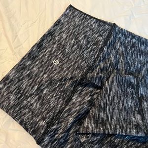 Lululemon Athletica Women’s Black Grey Activewear Leggings Size 6